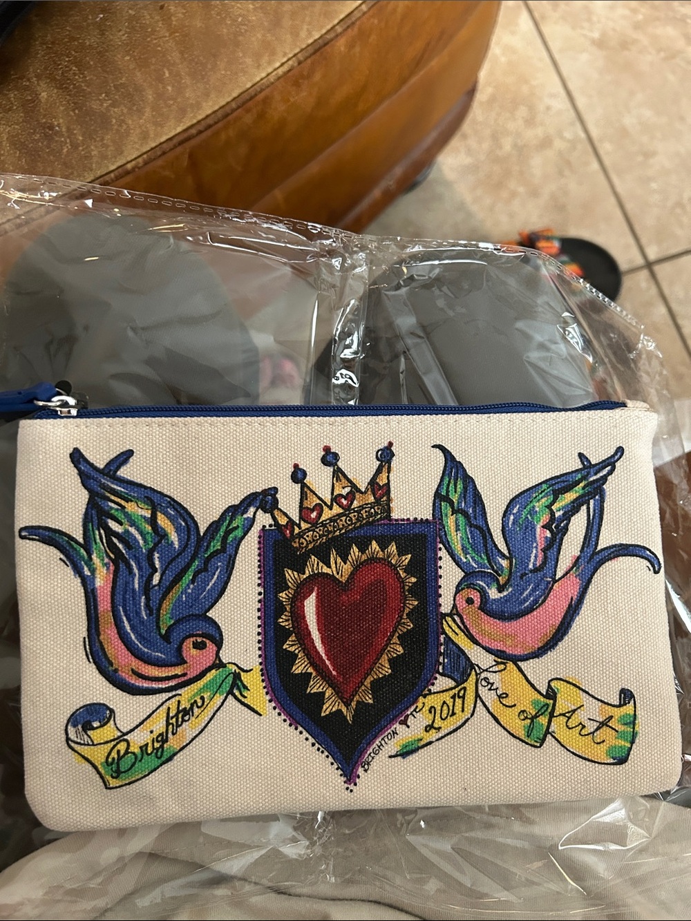 Canvas Heart Crest Zip Pouch - Multicolor